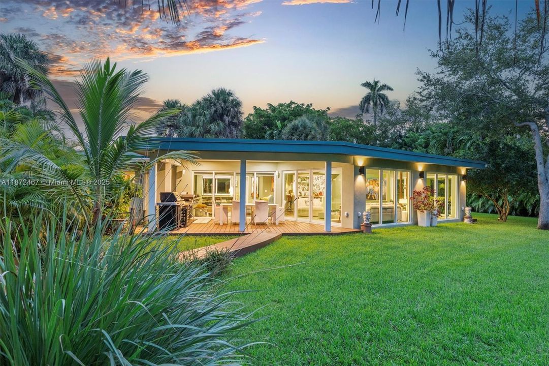 For Sale: $2,390,000 (4 beds, 4 baths, 2729 Square Feet)