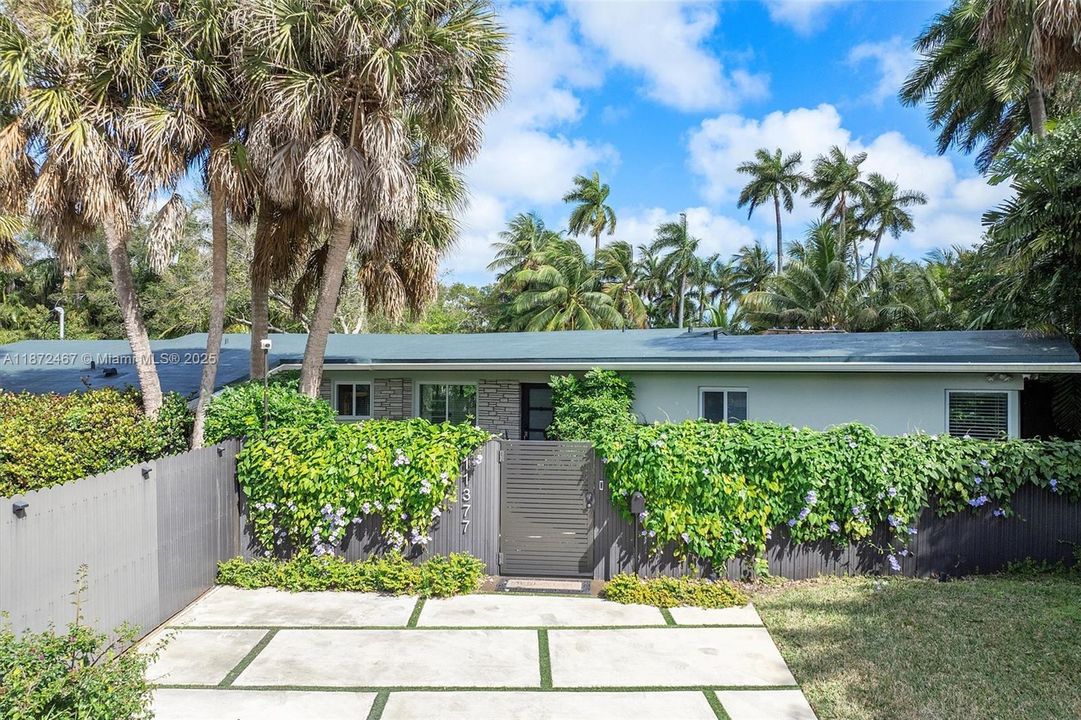 For Sale: $2,390,000 (4 beds, 4 baths, 2729 Square Feet)