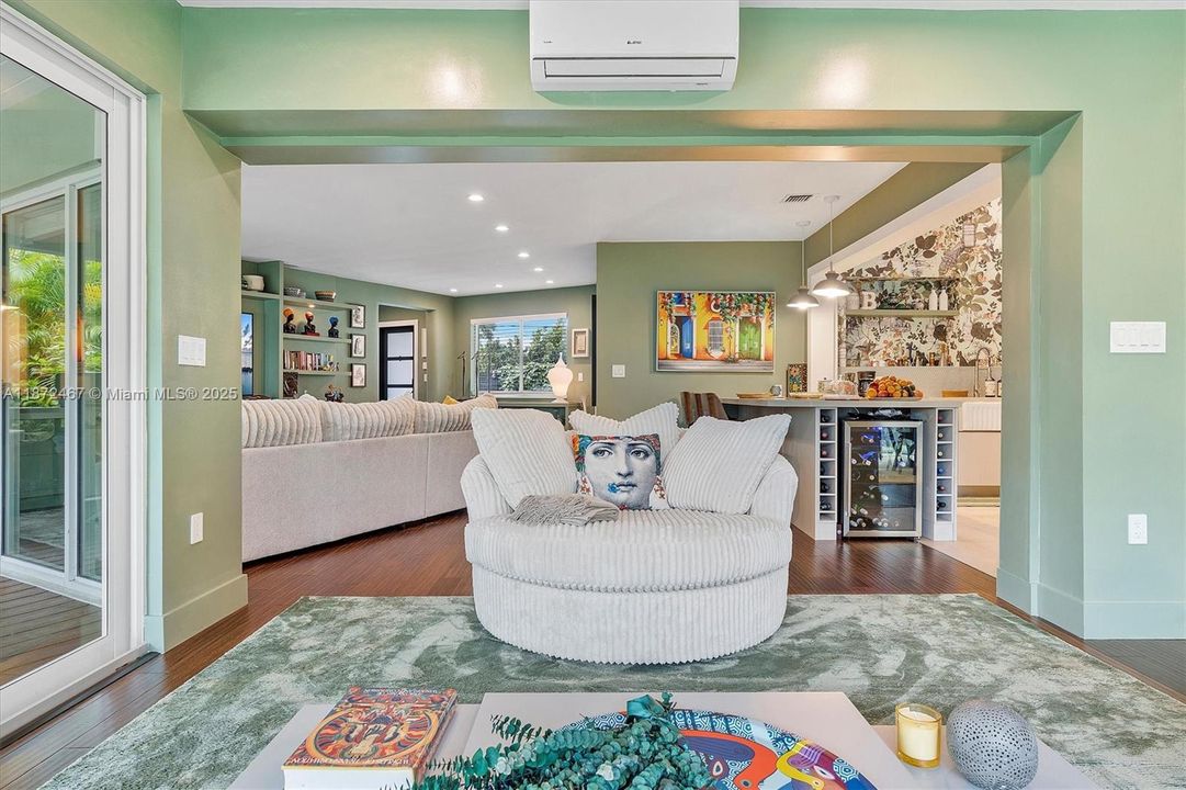 For Sale: $2,390,000 (4 beds, 4 baths, 2729 Square Feet)