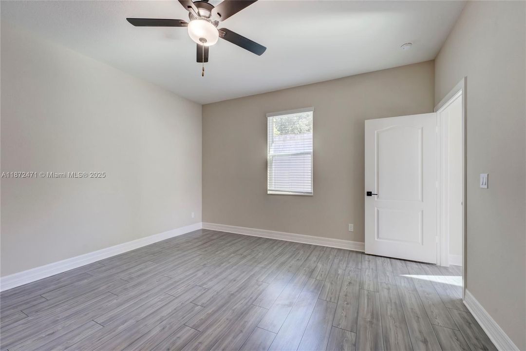 出租: $2,300 (4 贝兹, 2 浴室, 1763 平方英尺)