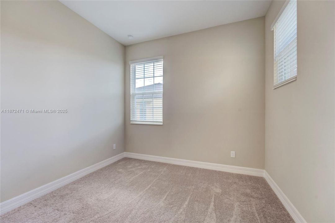 出租: $2,300 (4 贝兹, 2 浴室, 1763 平方英尺)