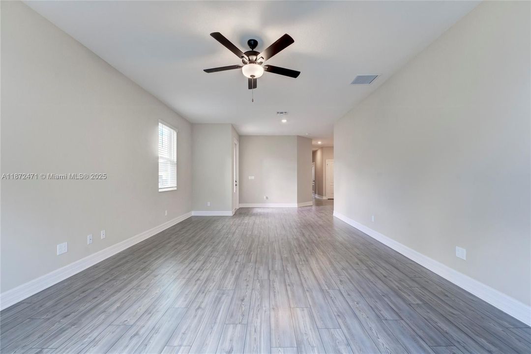 出租: $2,300 (4 贝兹, 2 浴室, 1763 平方英尺)