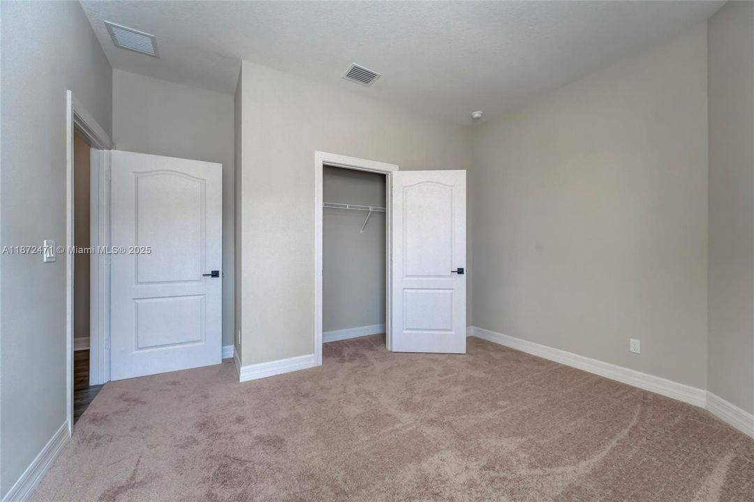 出租: $2,300 (4 贝兹, 2 浴室, 1763 平方英尺)