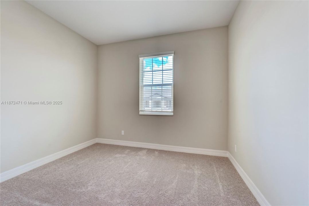 出租: $2,300 (4 贝兹, 2 浴室, 1763 平方英尺)