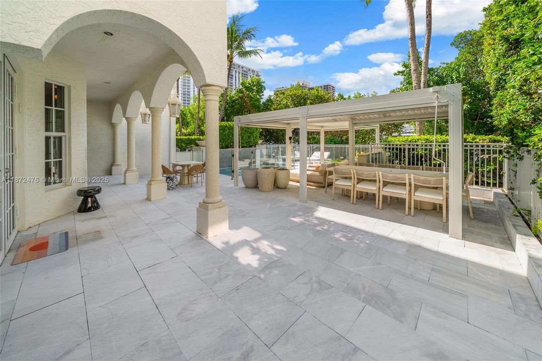 For Rent: $22,500 (5 beds, 4 baths, 3022 Square Feet)