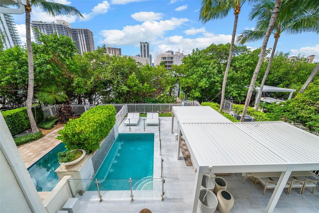 For Rent: $22,500 (5 beds, 4 baths, 3022 Square Feet)