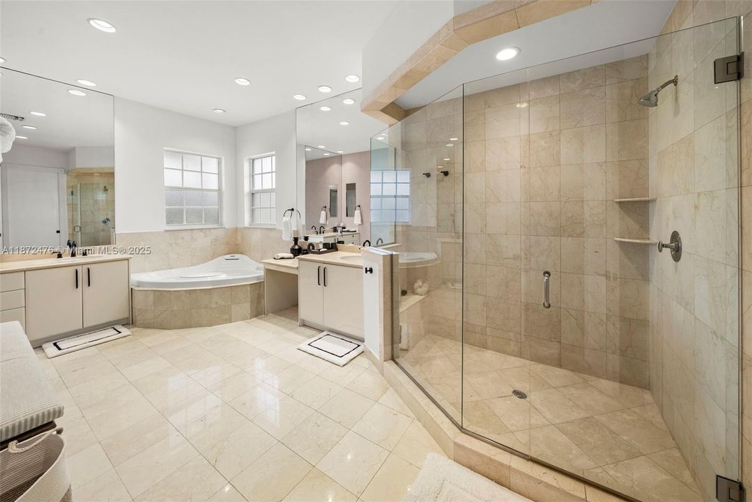 For Rent: $22,500 (5 beds, 4 baths, 3022 Square Feet)