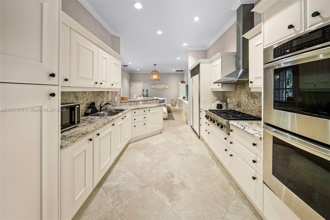 For Rent: $22,500 (5 beds, 4 baths, 3022 Square Feet)