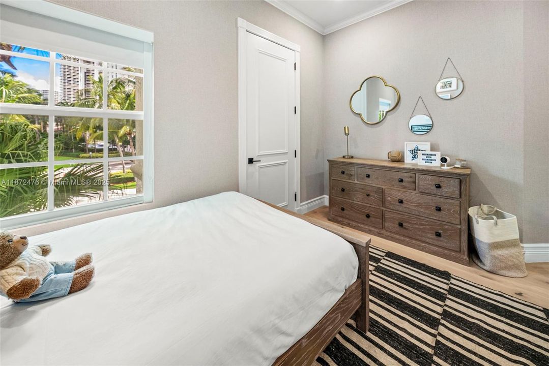 For Rent: $22,500 (5 beds, 4 baths, 3022 Square Feet)