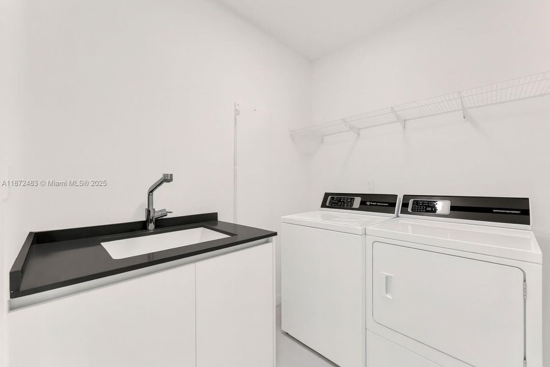 For Rent: $35,000 (4 beds, 5 baths, 3214 Square Feet)