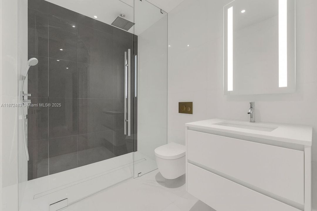 For Rent: $35,000 (4 beds, 5 baths, 3214 Square Feet)