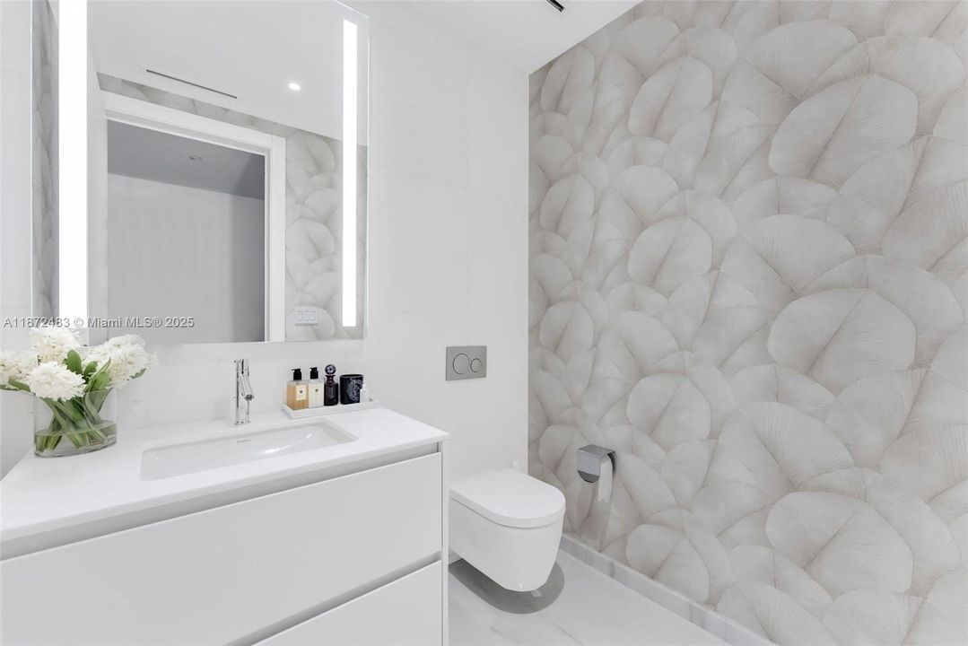 For Rent: $35,000 (4 beds, 5 baths, 3214 Square Feet)