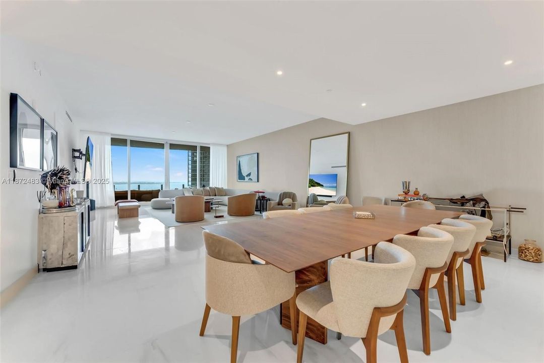 For Rent: $35,000 (4 beds, 5 baths, 3214 Square Feet)