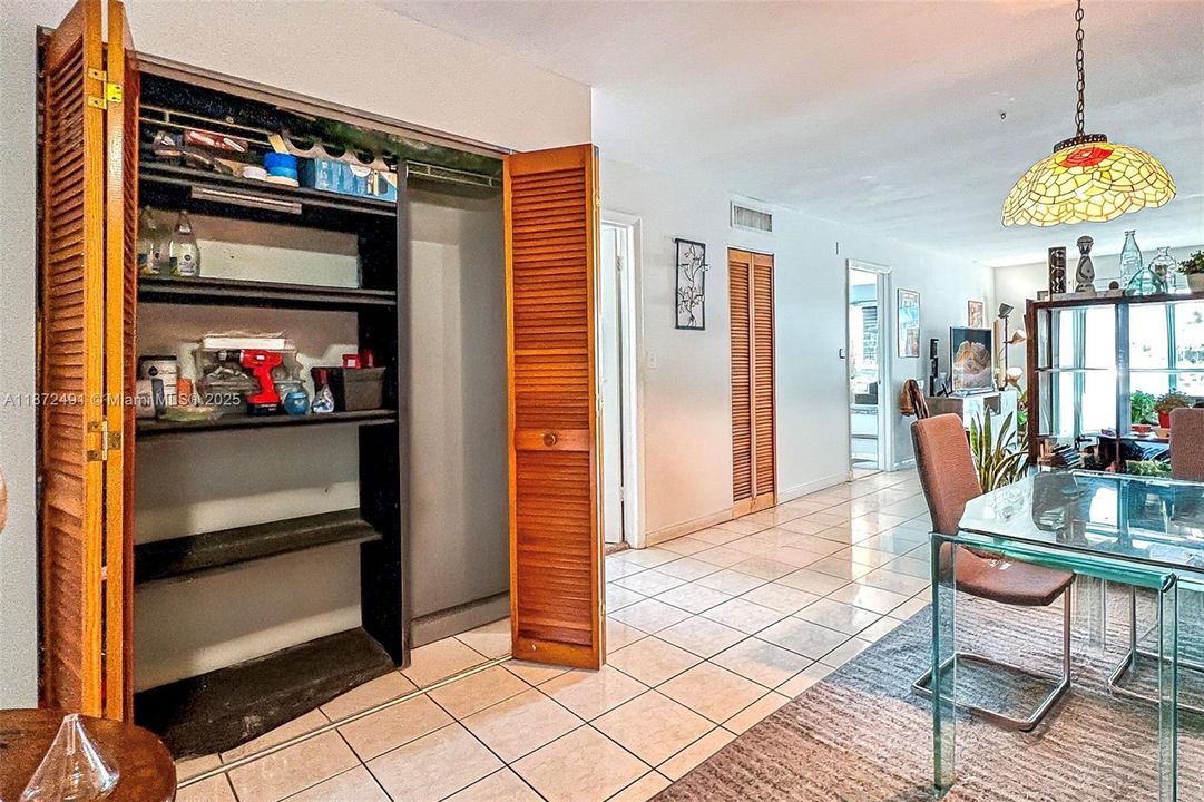 For Sale: $339,000 (2 beds, 2 baths, 1040 Square Feet)