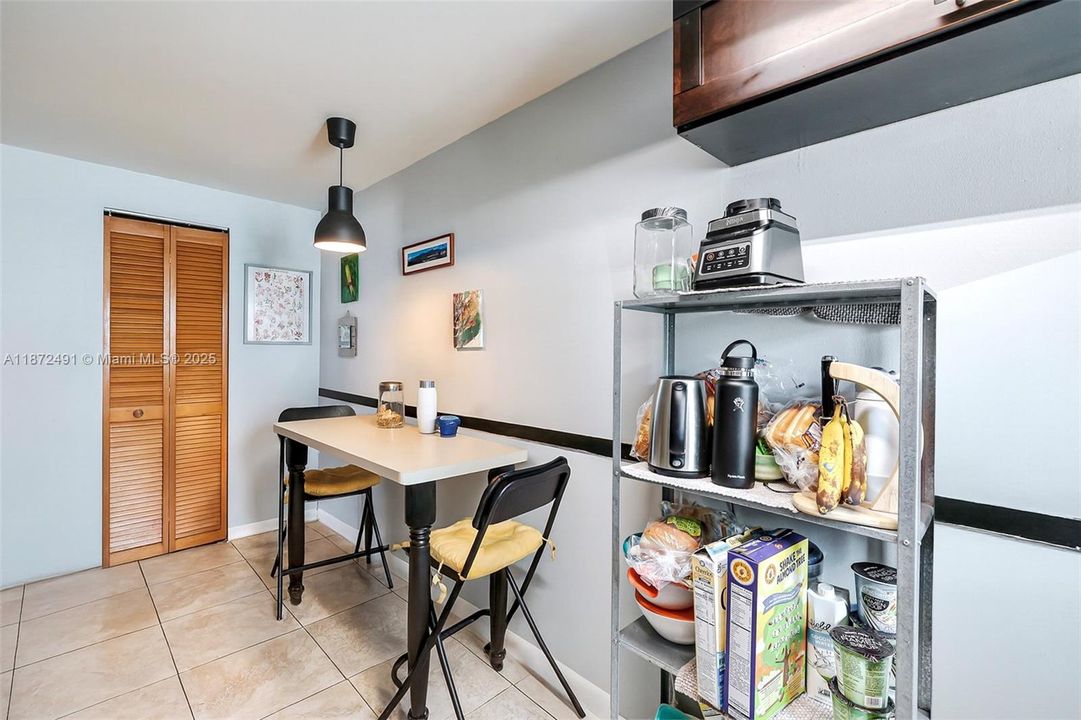 For Sale: $339,000 (2 beds, 2 baths, 1040 Square Feet)