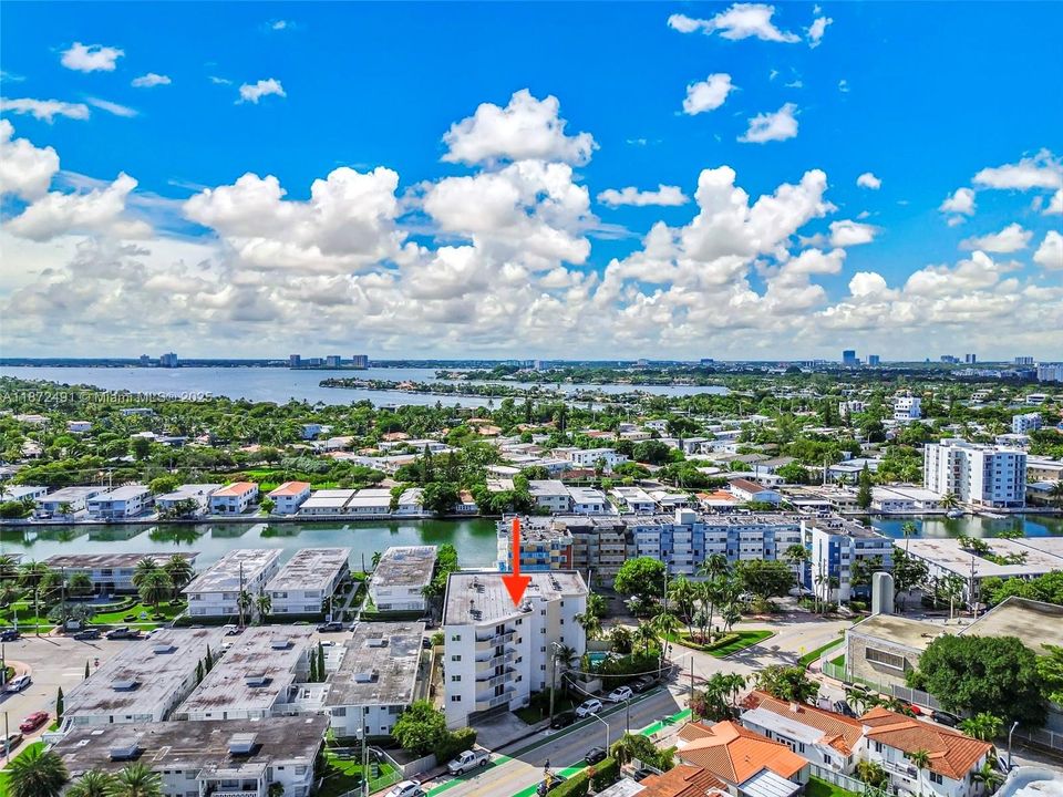 For Sale: $339,000 (2 beds, 2 baths, 1040 Square Feet)