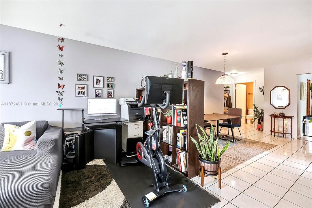 For Sale: $339,000 (2 beds, 2 baths, 1040 Square Feet)
