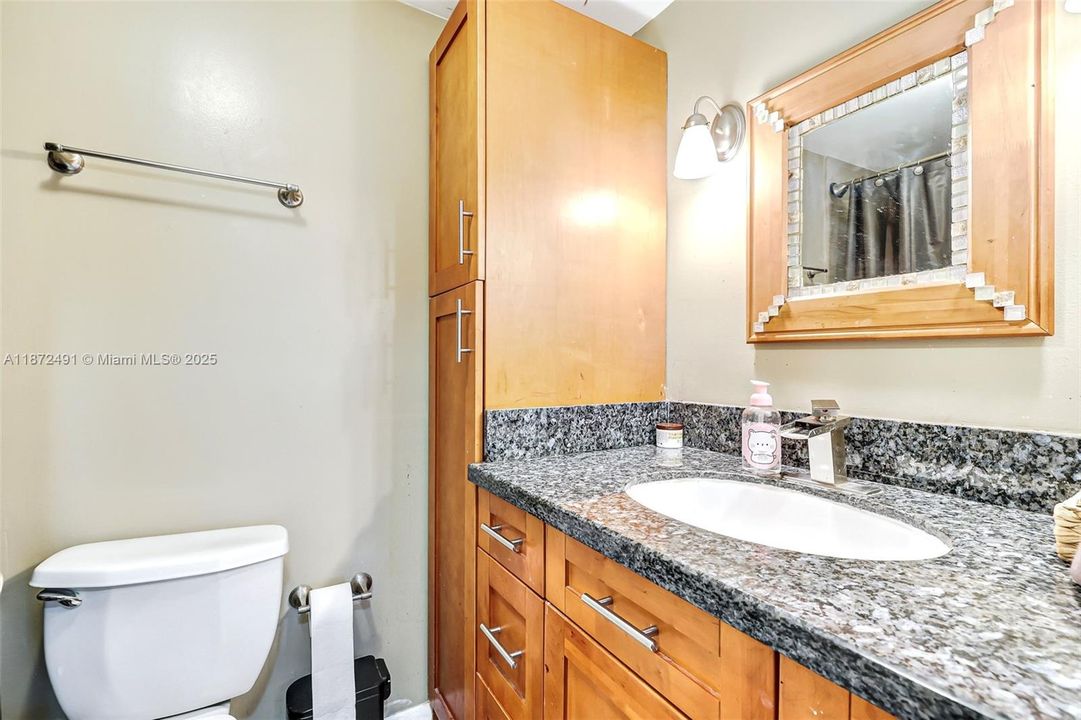 For Sale: $339,000 (2 beds, 2 baths, 1040 Square Feet)