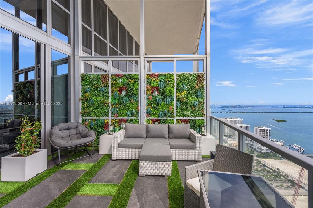 Recientemente alquilado: $9,750 (2 camas, 2 baños, 1675 Pies cuadrados)