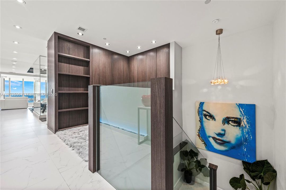 Recientemente alquilado: $9,750 (2 camas, 2 baños, 1675 Pies cuadrados)