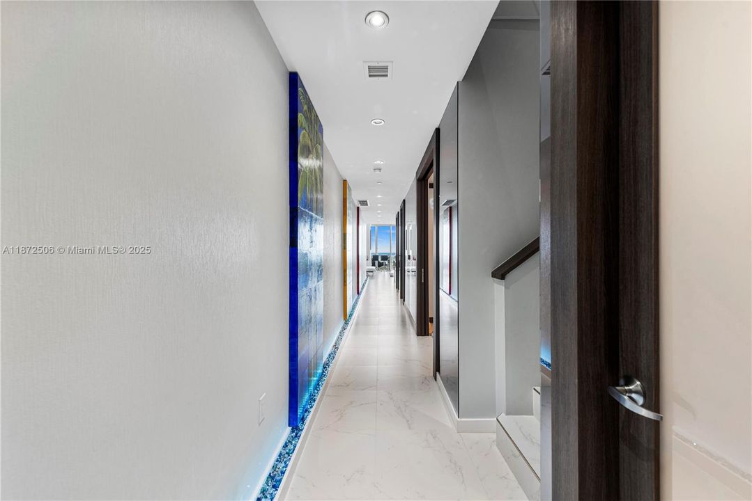 Recientemente alquilado: $9,750 (2 camas, 2 baños, 1675 Pies cuadrados)