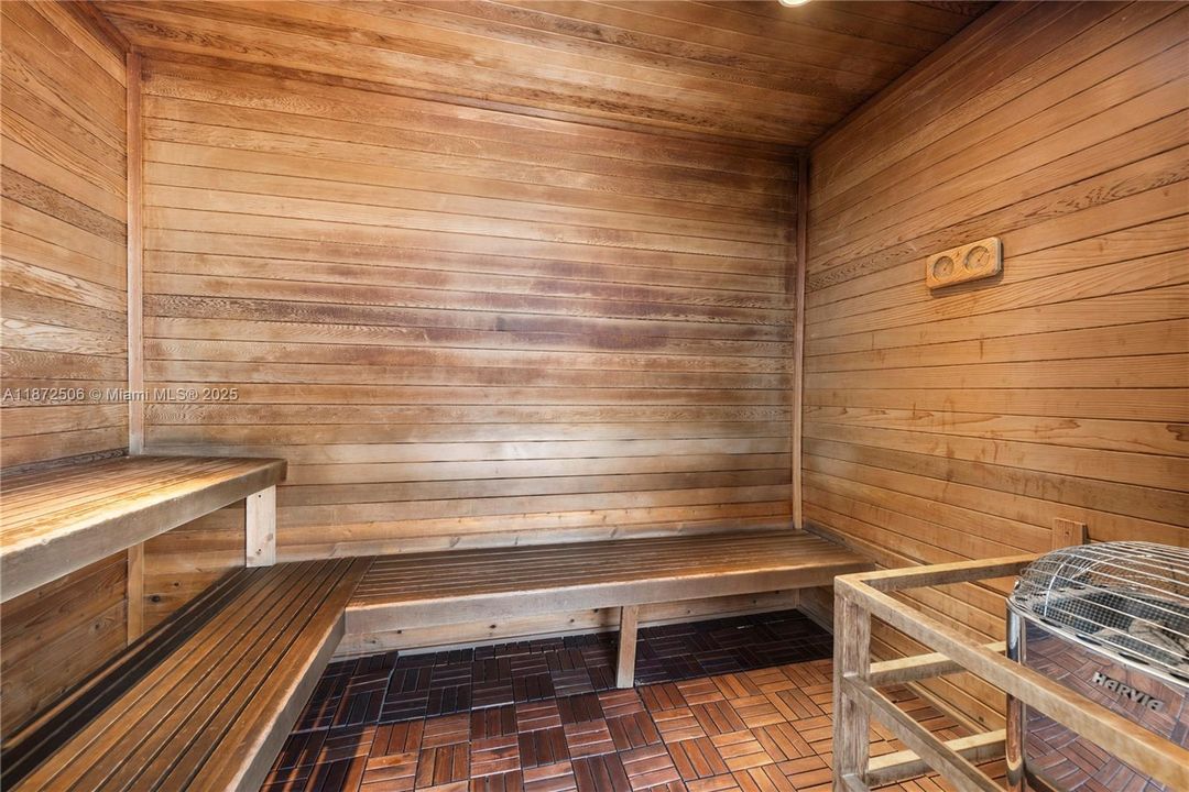 Recientemente alquilado: $9,750 (2 camas, 2 baños, 1675 Pies cuadrados)