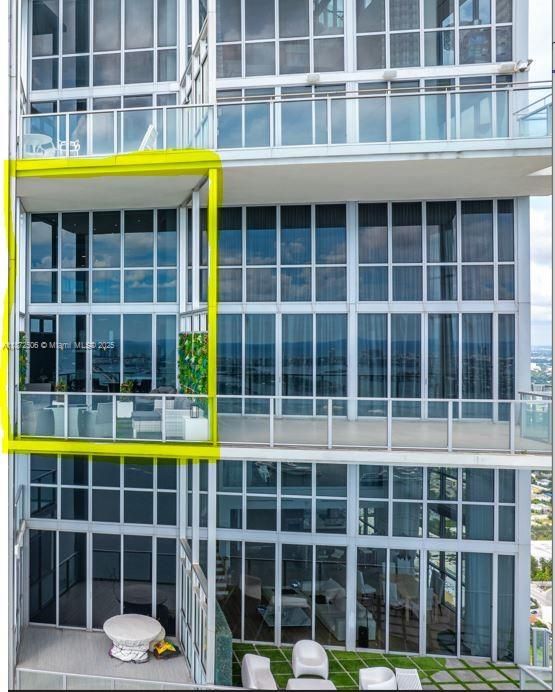 Recientemente alquilado: $9,750 (2 camas, 2 baños, 1675 Pies cuadrados)