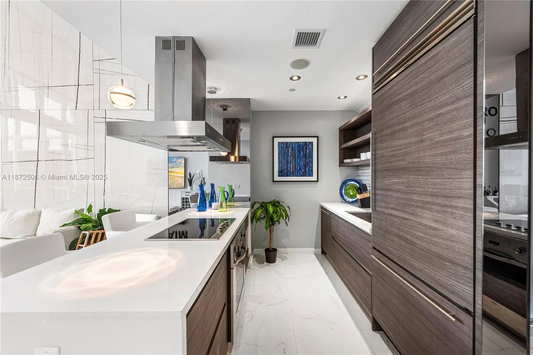 Recientemente alquilado: $9,750 (2 camas, 2 baños, 1675 Pies cuadrados)