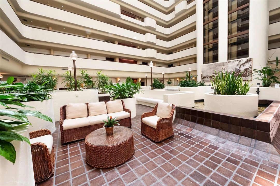 Vendido Recientemente: $695,000 (2 camas, 2 baños, 1423 Pies cuadrados)