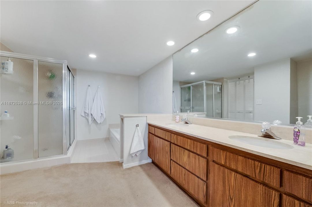 Vendido Recientemente: $695,000 (2 camas, 2 baños, 1423 Pies cuadrados)