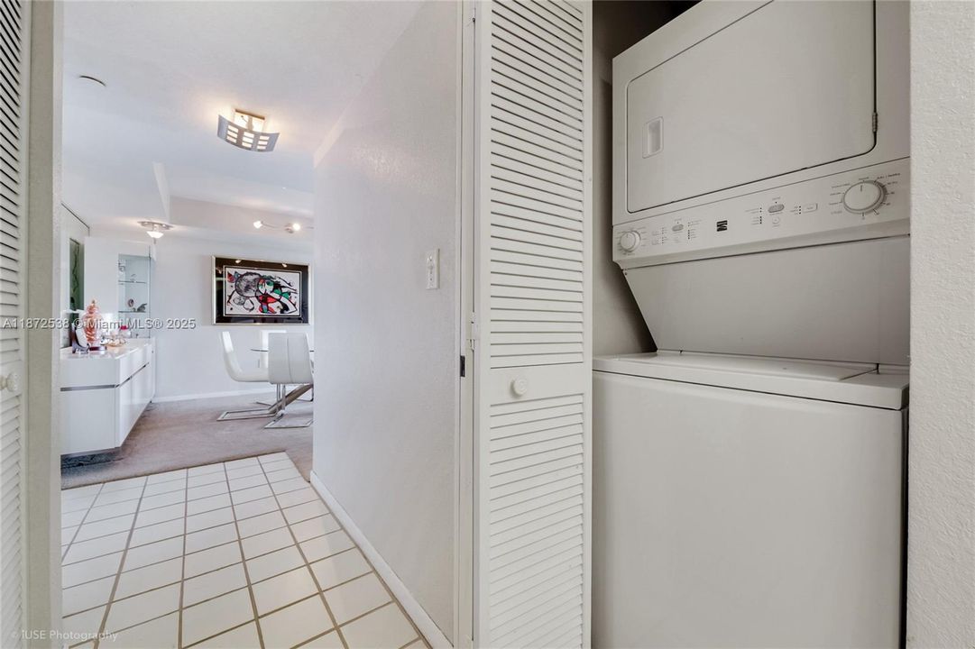 Vendido Recientemente: $695,000 (2 camas, 2 baños, 1423 Pies cuadrados)