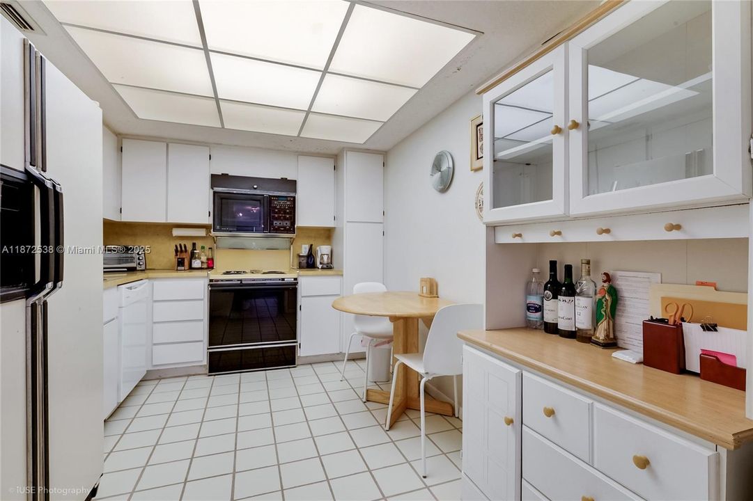 Vendido Recientemente: $695,000 (2 camas, 2 baños, 1423 Pies cuadrados)