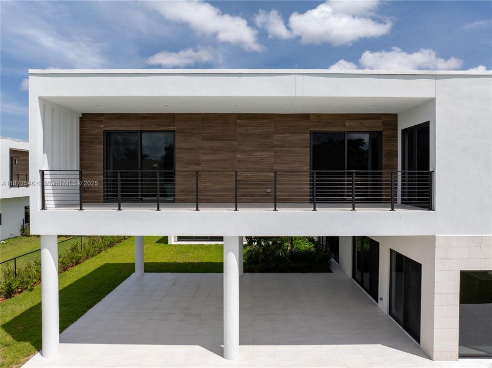 待售: $3,250,000 (5 贝兹, 6 浴室, 5368 平方英尺)