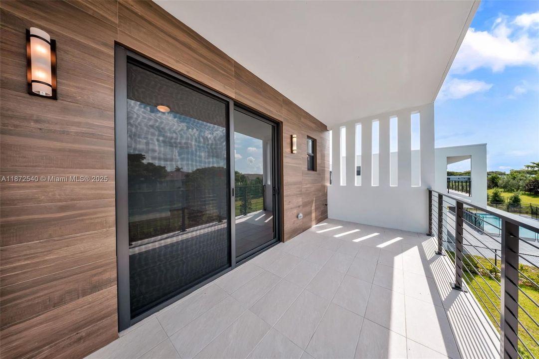 待售: $3,250,000 (5 贝兹, 6 浴室, 5368 平方英尺)