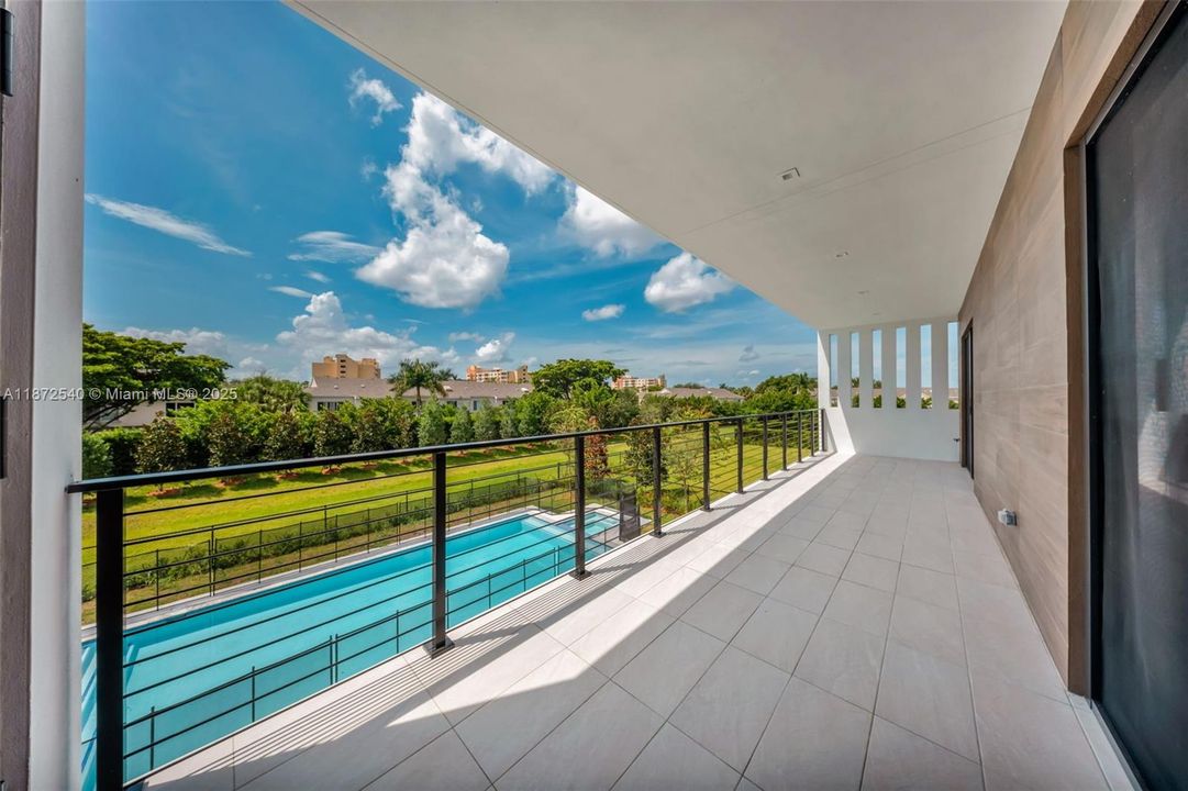 待售: $3,250,000 (5 贝兹, 6 浴室, 5368 平方英尺)