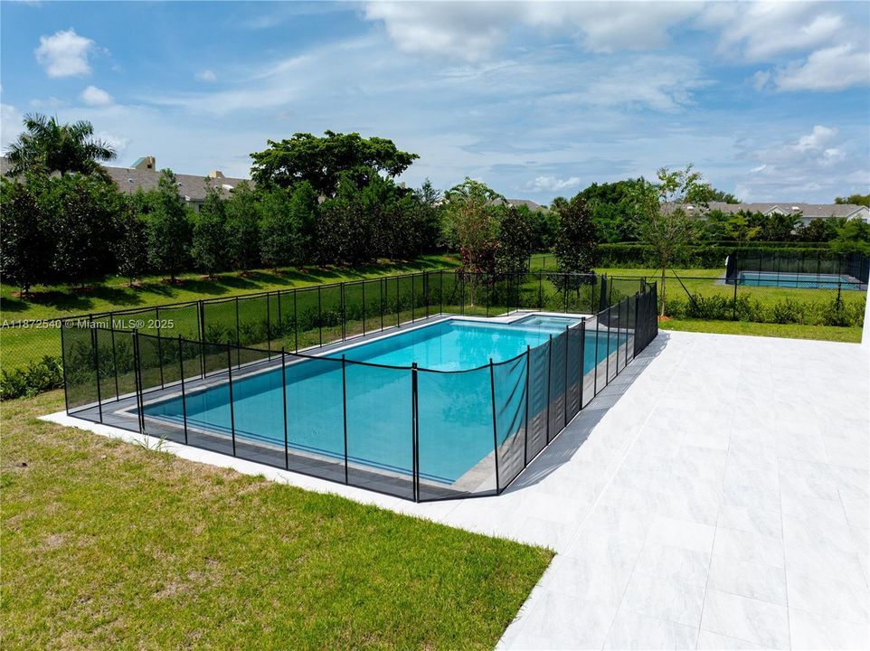 待售: $3,250,000 (5 贝兹, 6 浴室, 5368 平方英尺)