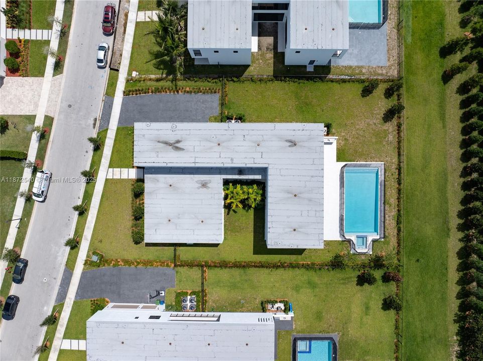 待售: $3,250,000 (5 贝兹, 6 浴室, 5368 平方英尺)