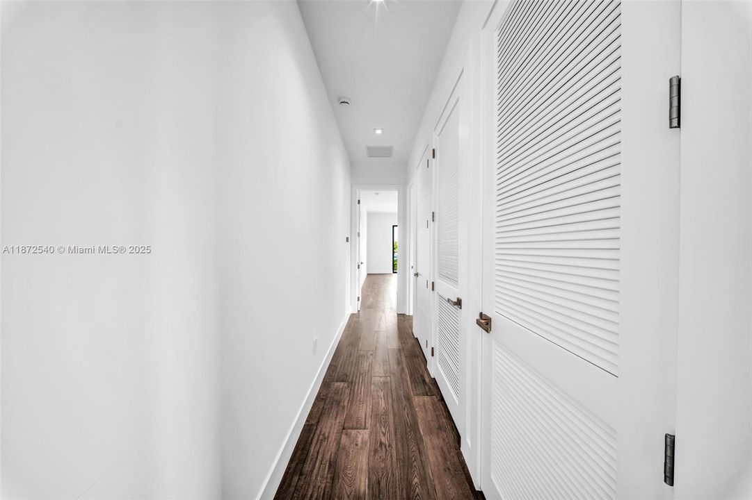 待售: $3,250,000 (5 贝兹, 6 浴室, 5368 平方英尺)