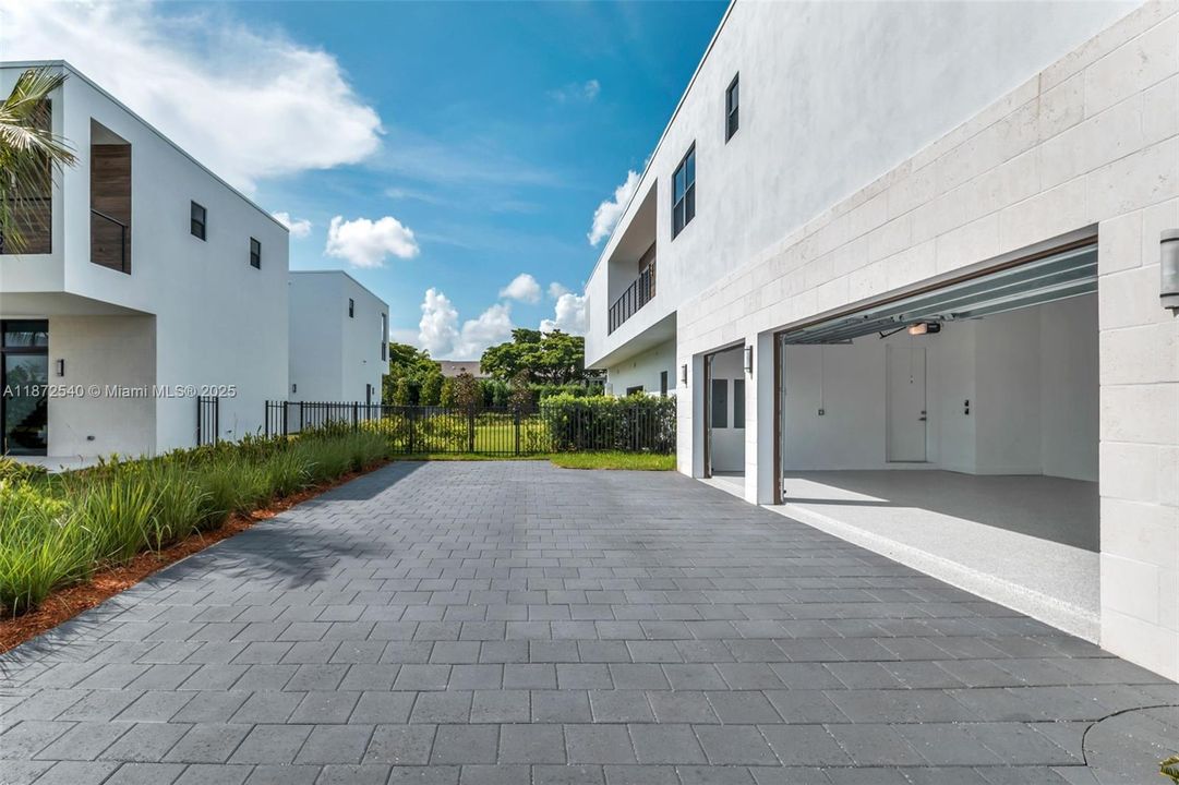 待售: $3,250,000 (5 贝兹, 6 浴室, 5368 平方英尺)