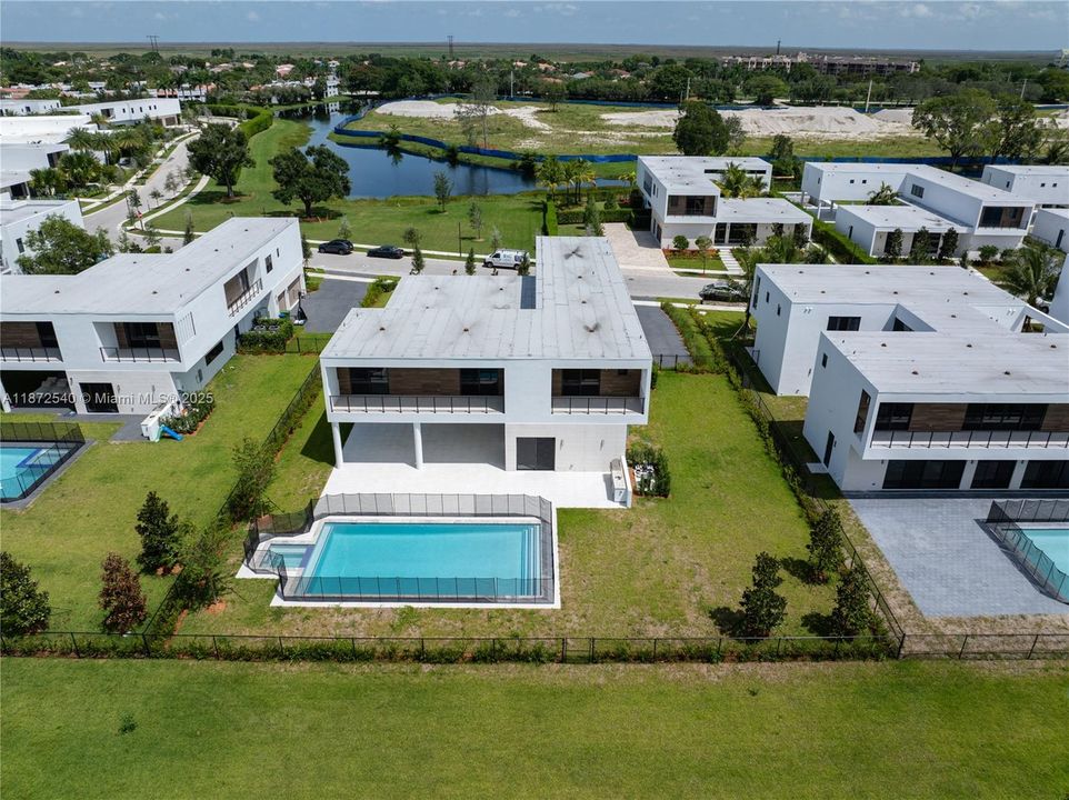 待售: $3,250,000 (5 贝兹, 6 浴室, 5368 平方英尺)