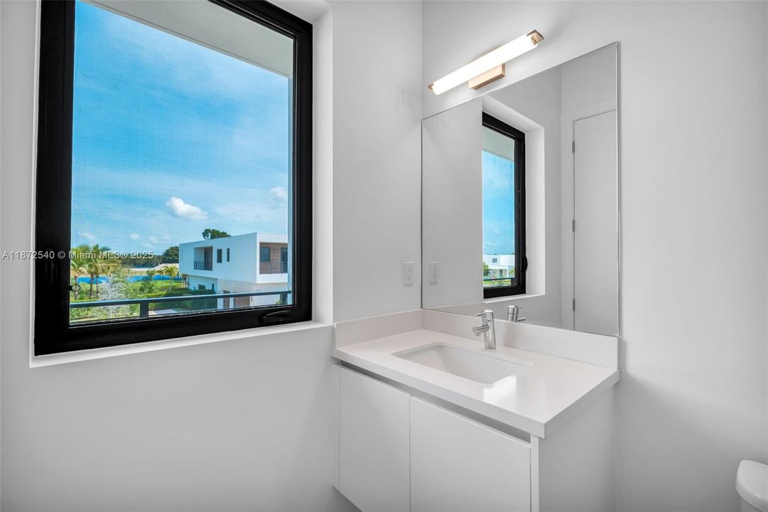 待售: $3,250,000 (5 贝兹, 6 浴室, 5368 平方英尺)