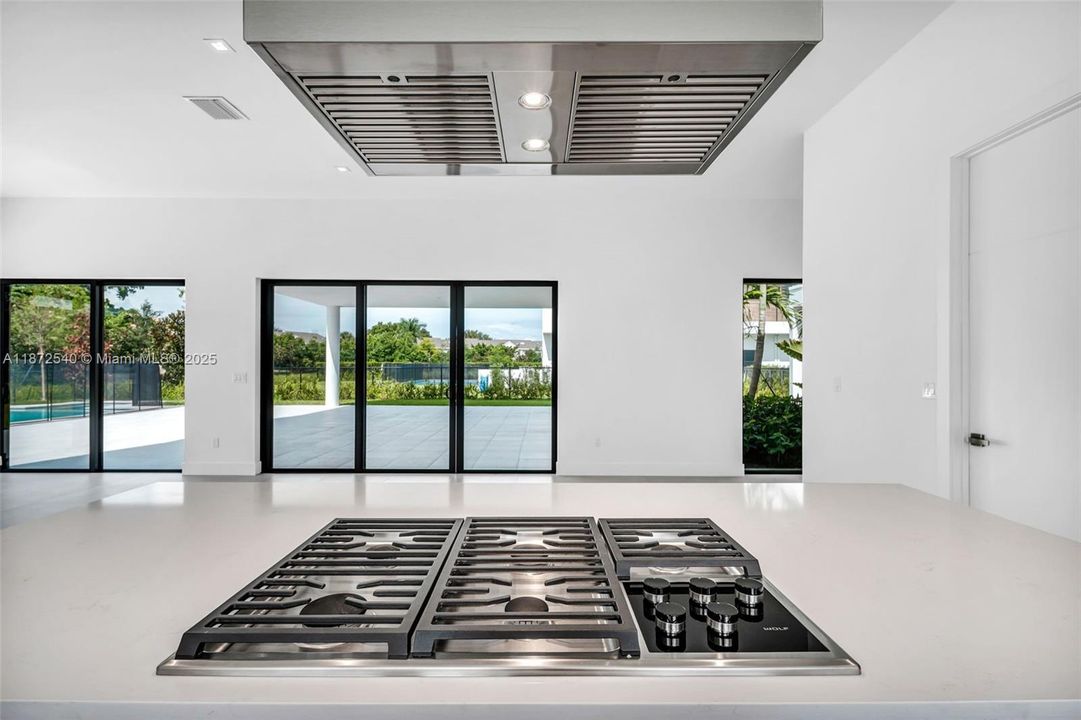 待售: $3,250,000 (5 贝兹, 6 浴室, 5368 平方英尺)