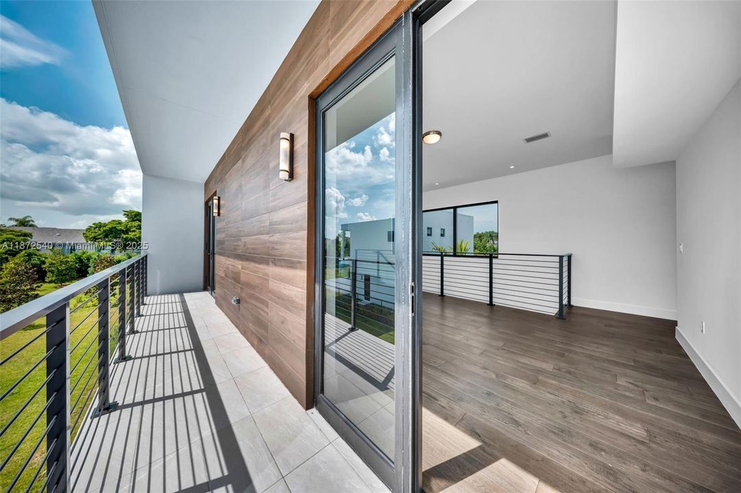 待售: $3,250,000 (5 贝兹, 6 浴室, 5368 平方英尺)