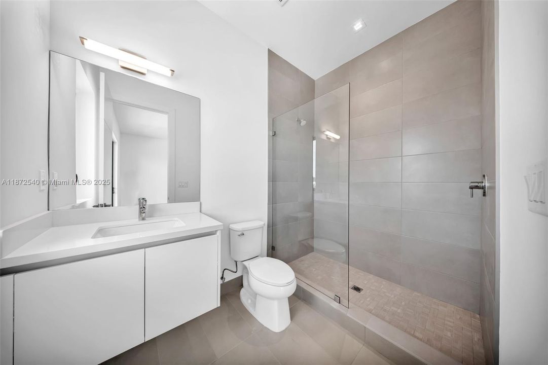 待售: $3,250,000 (5 贝兹, 6 浴室, 5368 平方英尺)