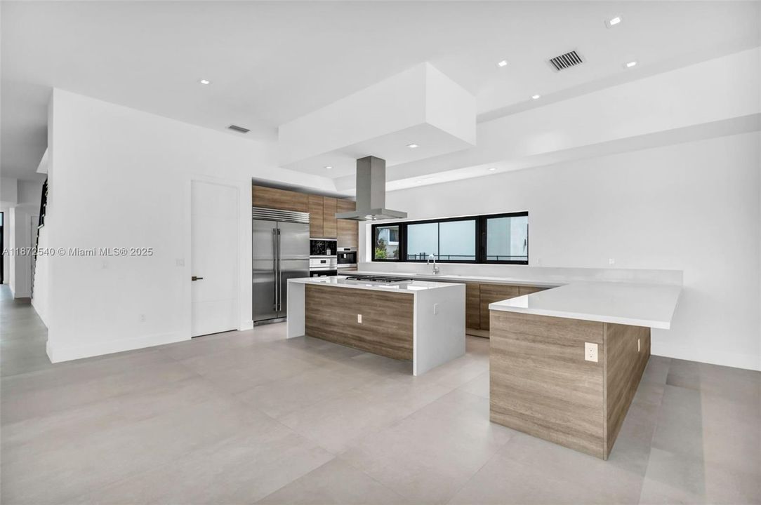 待售: $3,250,000 (5 贝兹, 6 浴室, 5368 平方英尺)