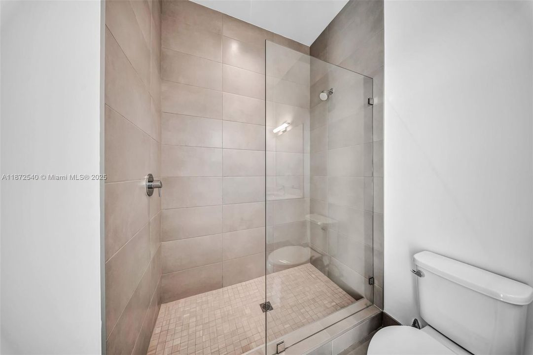 待售: $3,250,000 (5 贝兹, 6 浴室, 5368 平方英尺)