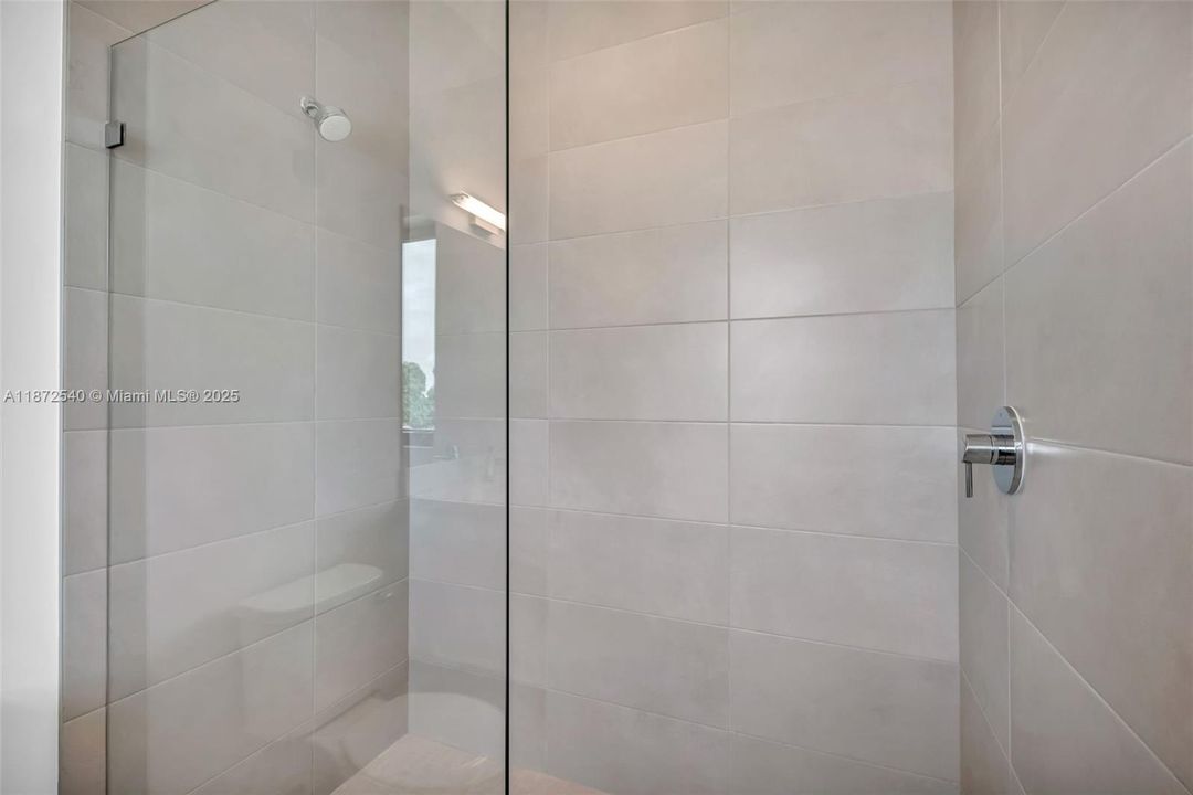 待售: $3,250,000 (5 贝兹, 6 浴室, 5368 平方英尺)