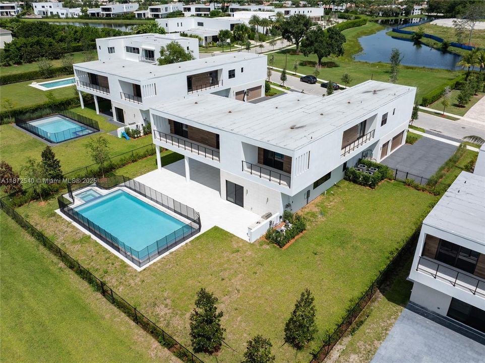 待售: $3,250,000 (5 贝兹, 6 浴室, 5368 平方英尺)