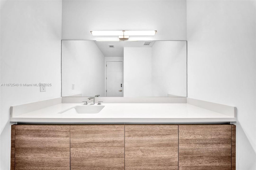 待售: $3,250,000 (5 贝兹, 6 浴室, 5368 平方英尺)