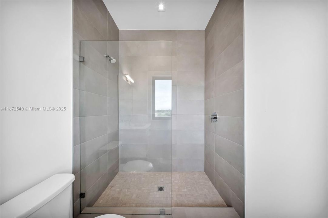 待售: $3,250,000 (5 贝兹, 6 浴室, 5368 平方英尺)